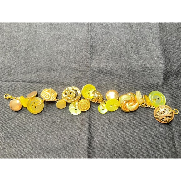 Vintage Button Charm Bracelet: Yellow & Gold Buttons With Gold Chain - 8 Inch - Picture 5 of 9